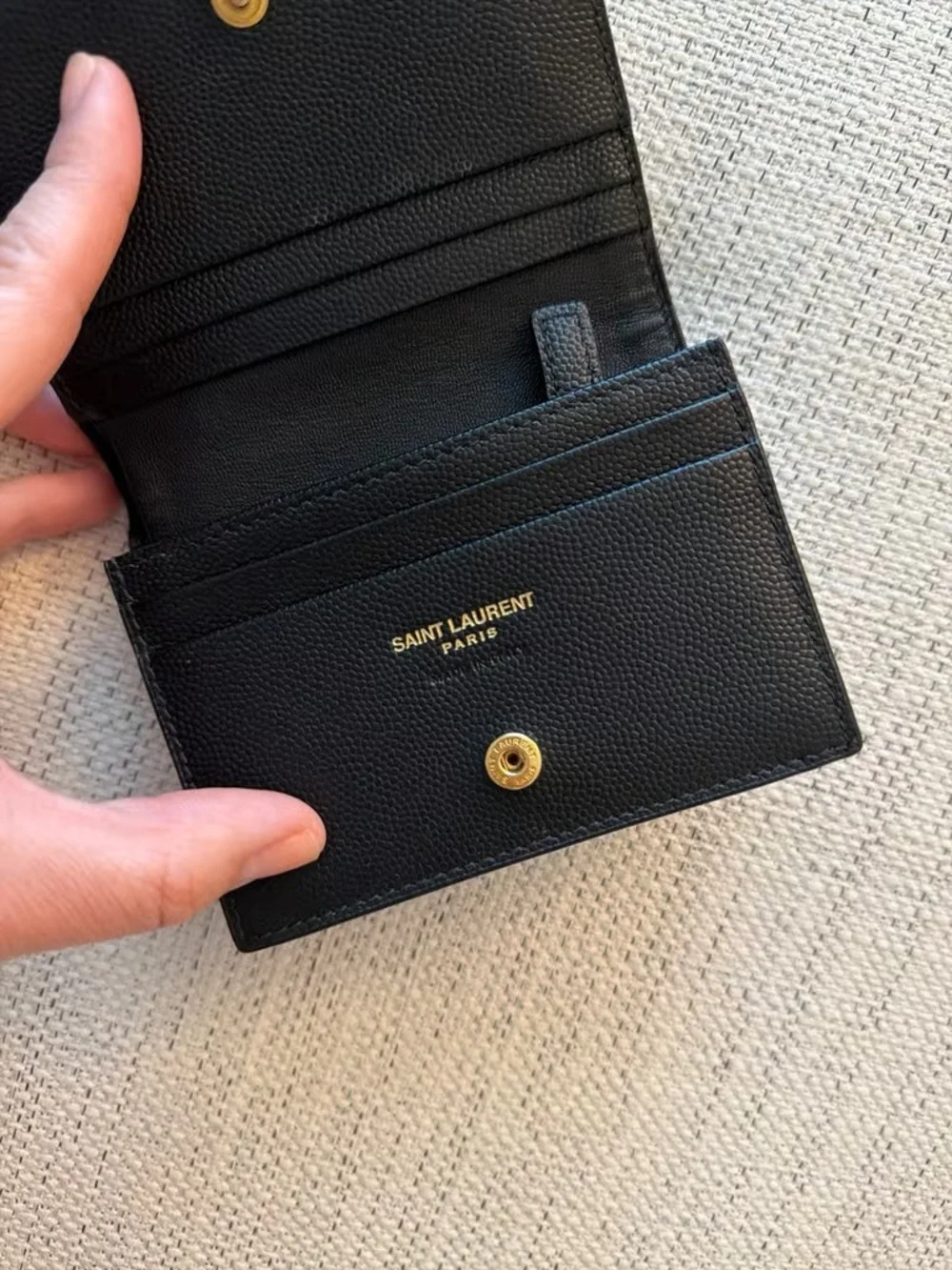Yves Saint Laurent CASSANDRE MATELASSÉ FLAP CARD CASE IN GRAIN DE POUDRE LEATHER - Picture 7 of 8